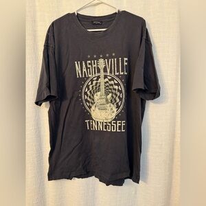Nashville Graphic Women's Black Tee